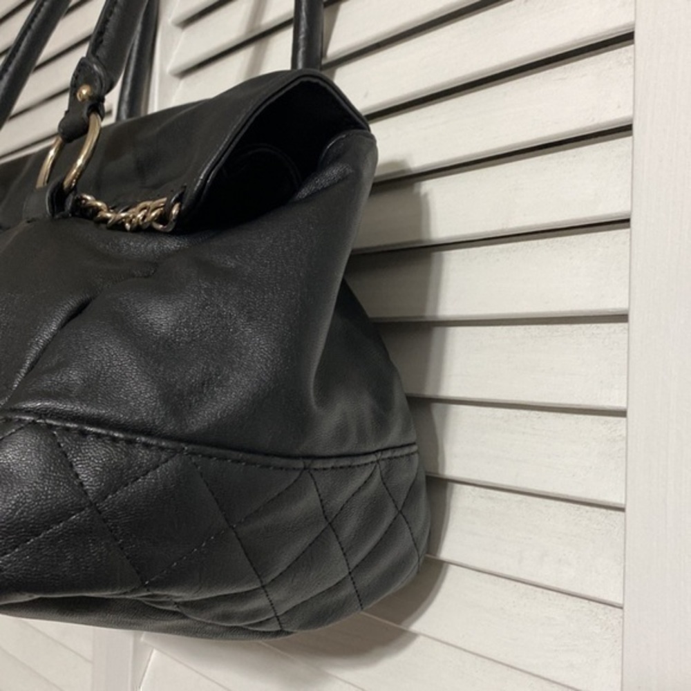 Bebe Sarah Satchel Black Quilted w/ Chain Accent! - Picture 3 of 11